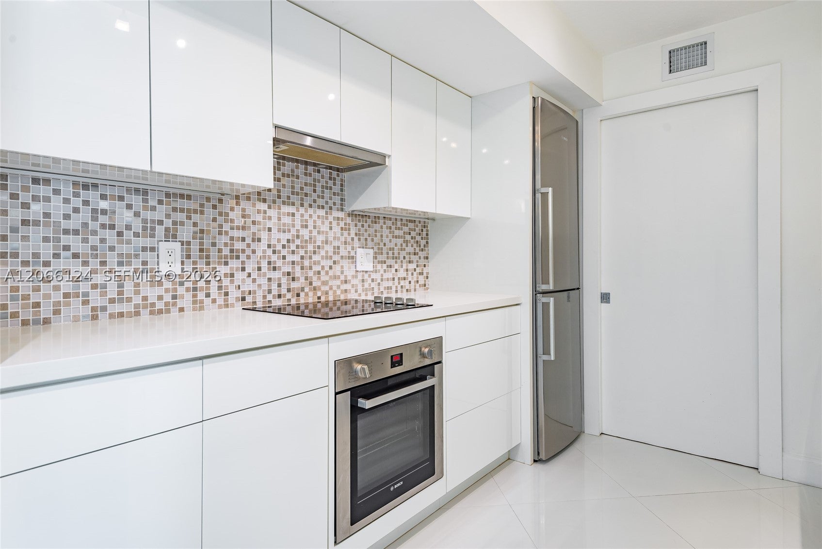 6917 Collins Ave 720