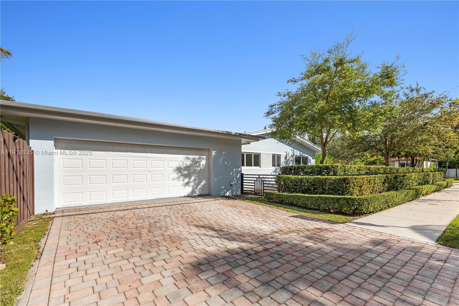 BAYSHORE MANOR - Residential