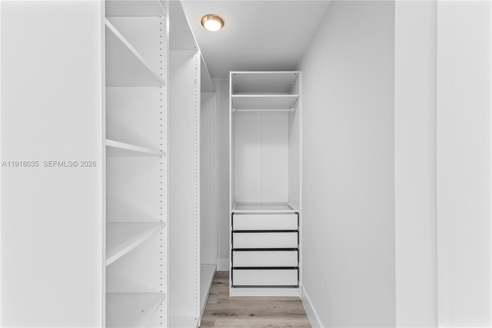 BAYSHORE MANOR - Residential