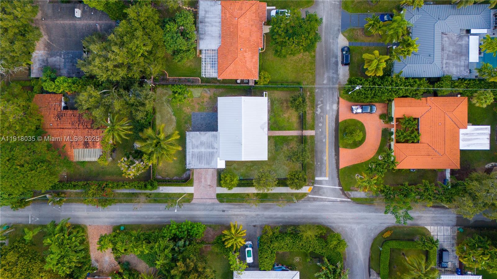 BAYSHORE MANOR - Residential