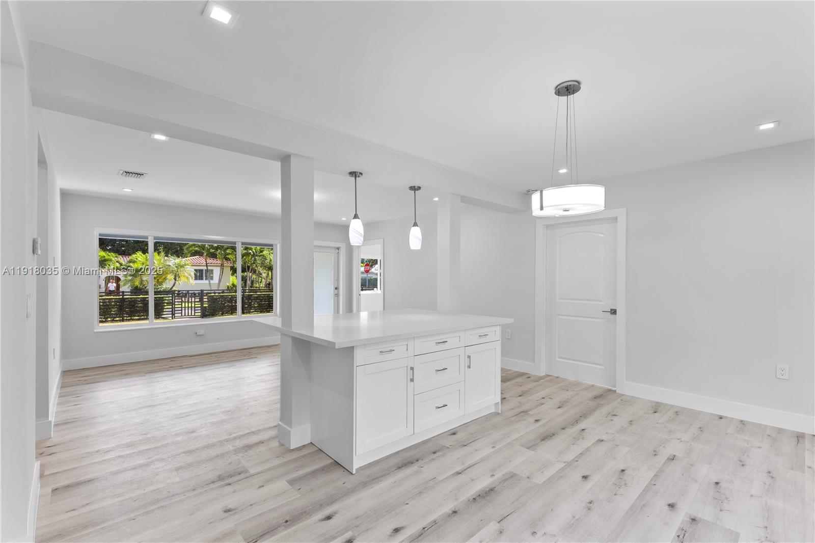 BAYSHORE MANOR - Residential