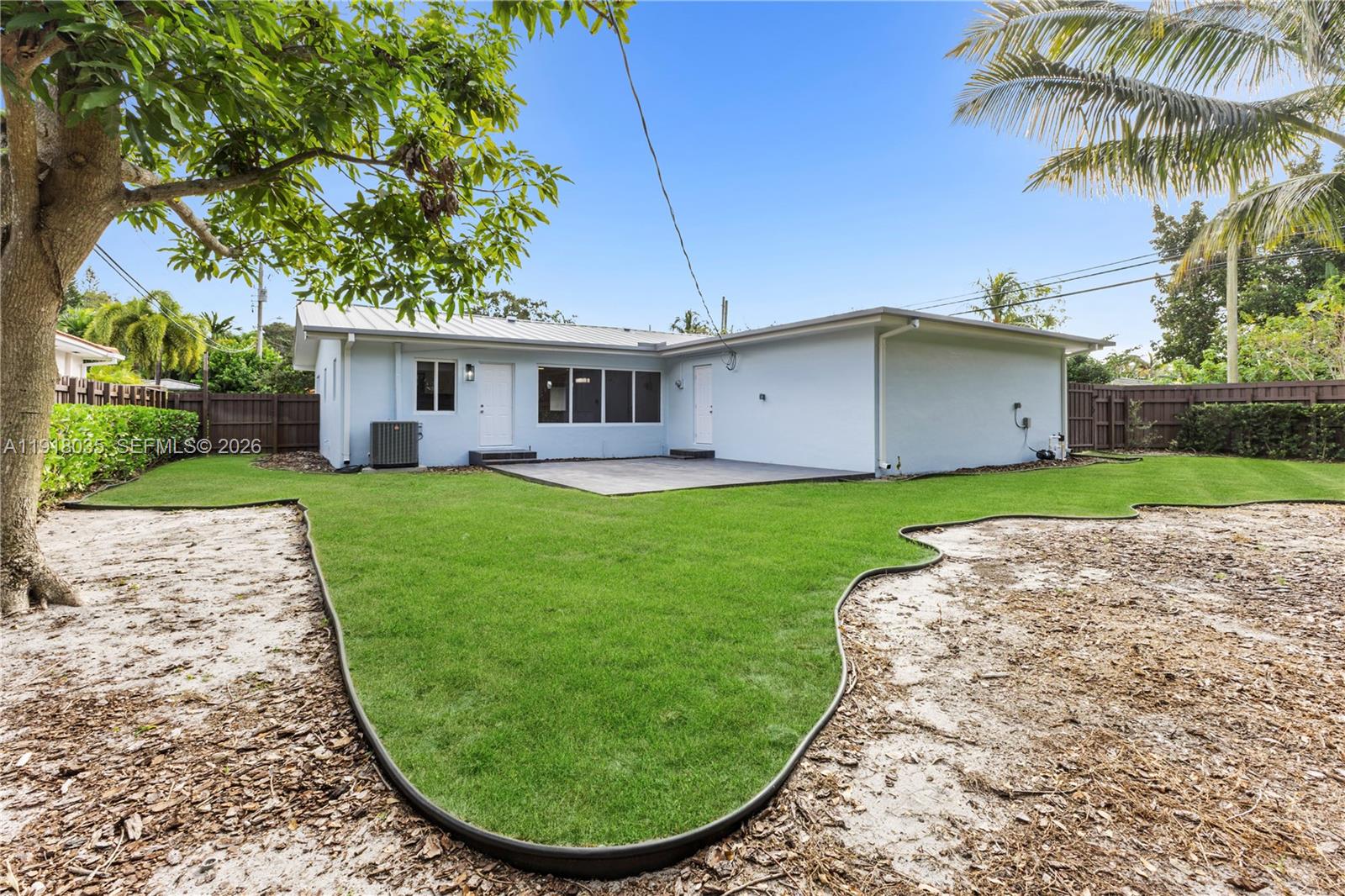 BAYSHORE MANOR - Residential