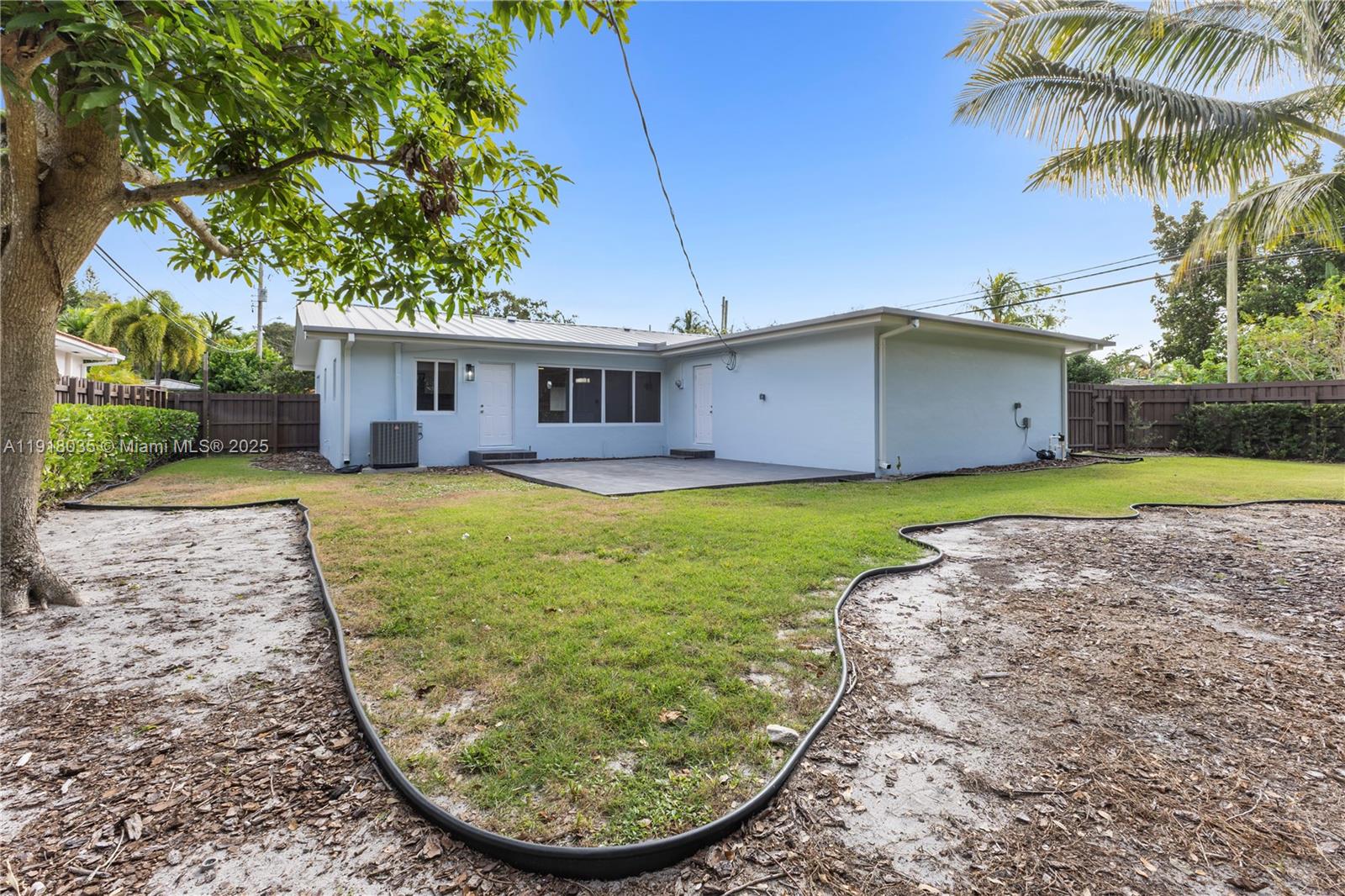 BAYSHORE MANOR - Residential