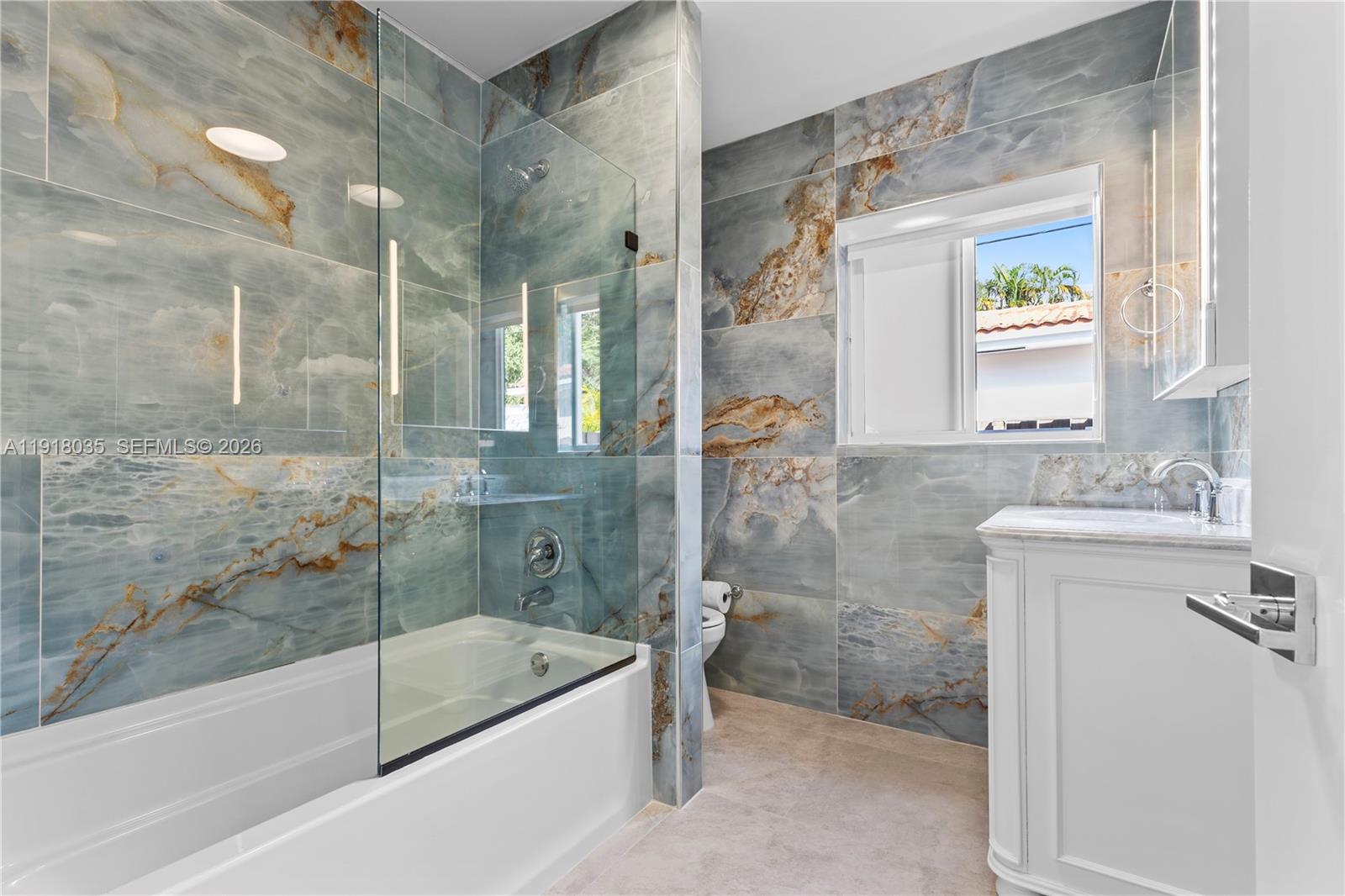 BAYSHORE MANOR - Residential