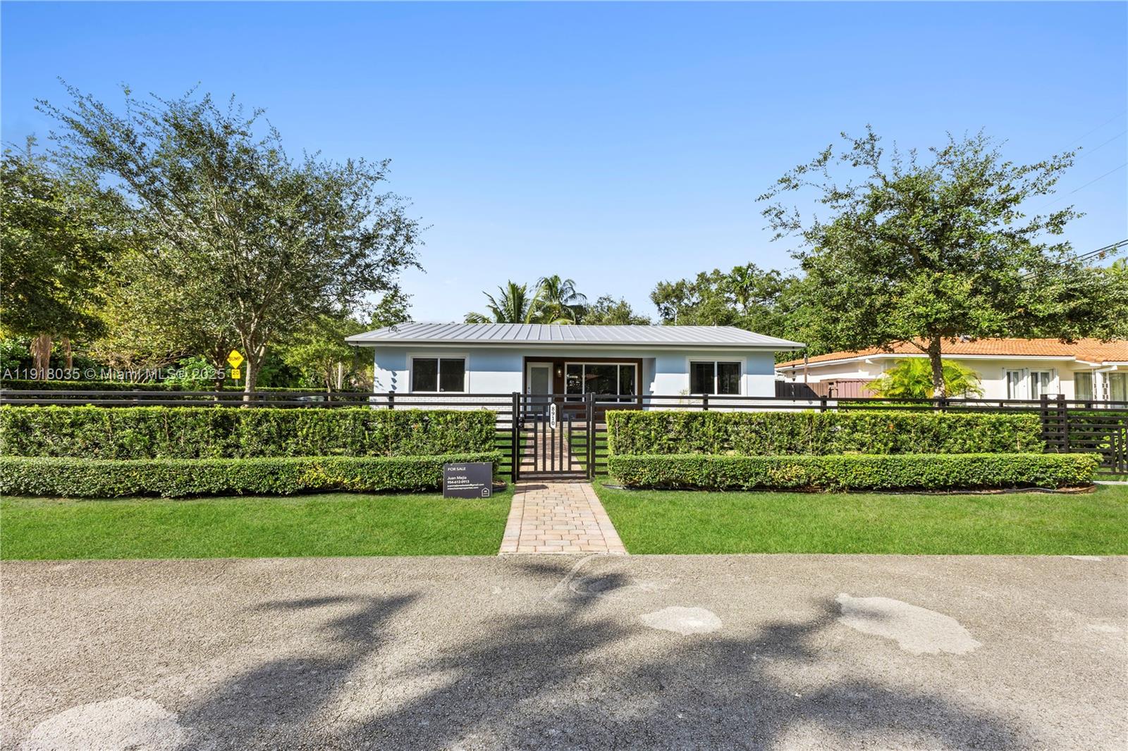 BAYSHORE MANOR - Residential