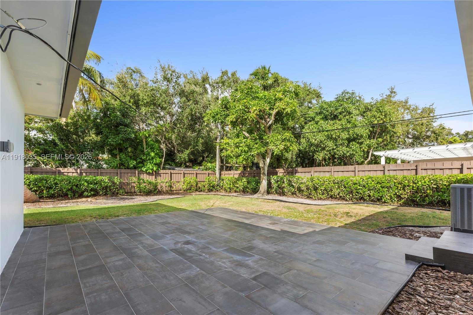 BAYSHORE MANOR - Residential