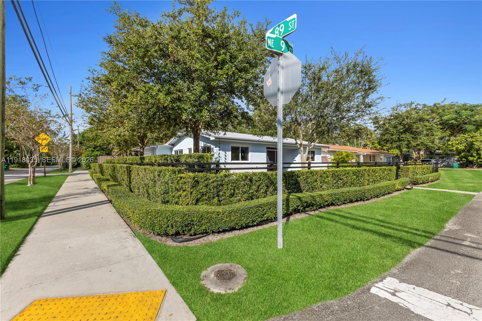 BAYSHORE MANOR - Residential