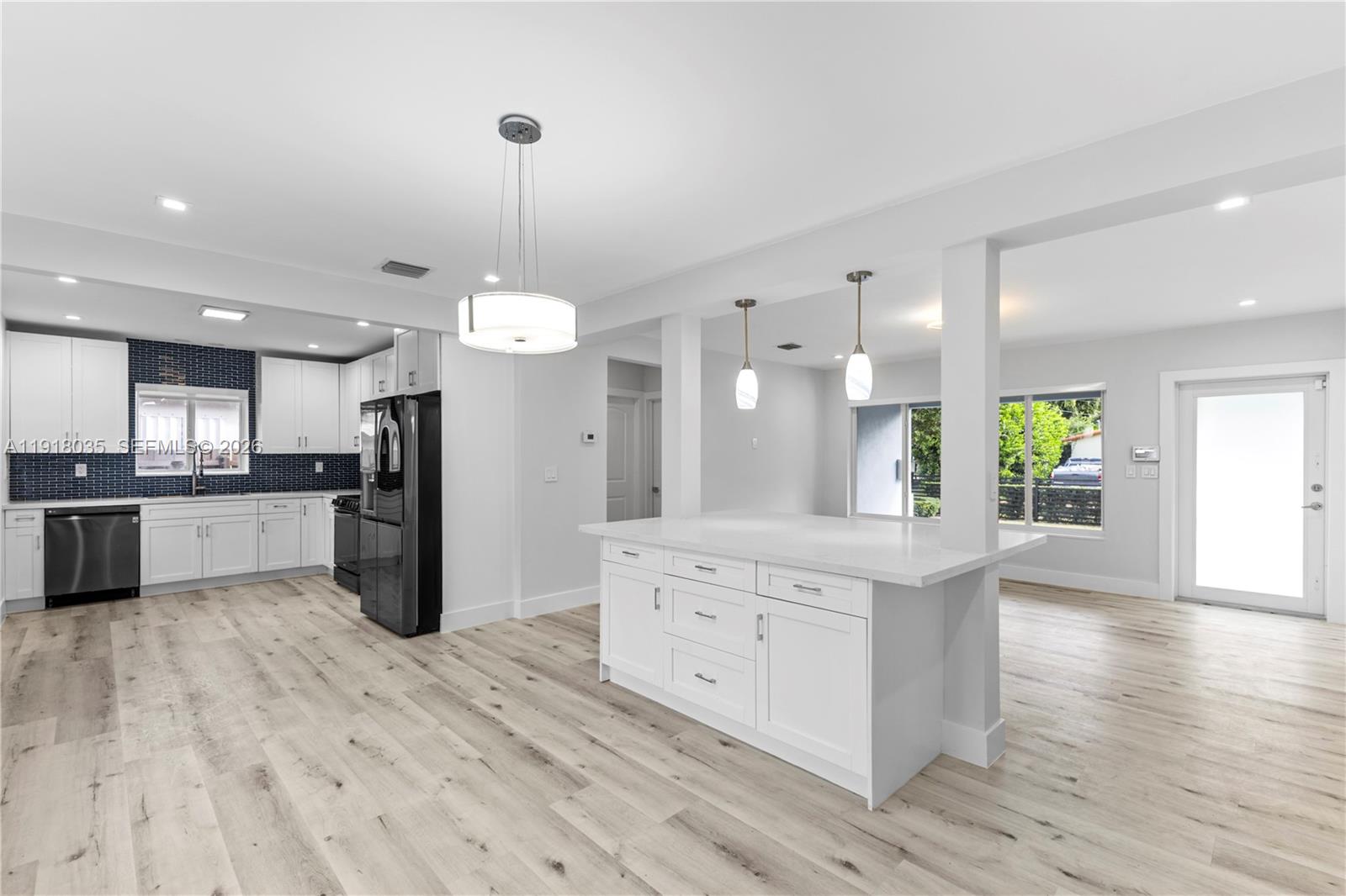 BAYSHORE MANOR - Residential