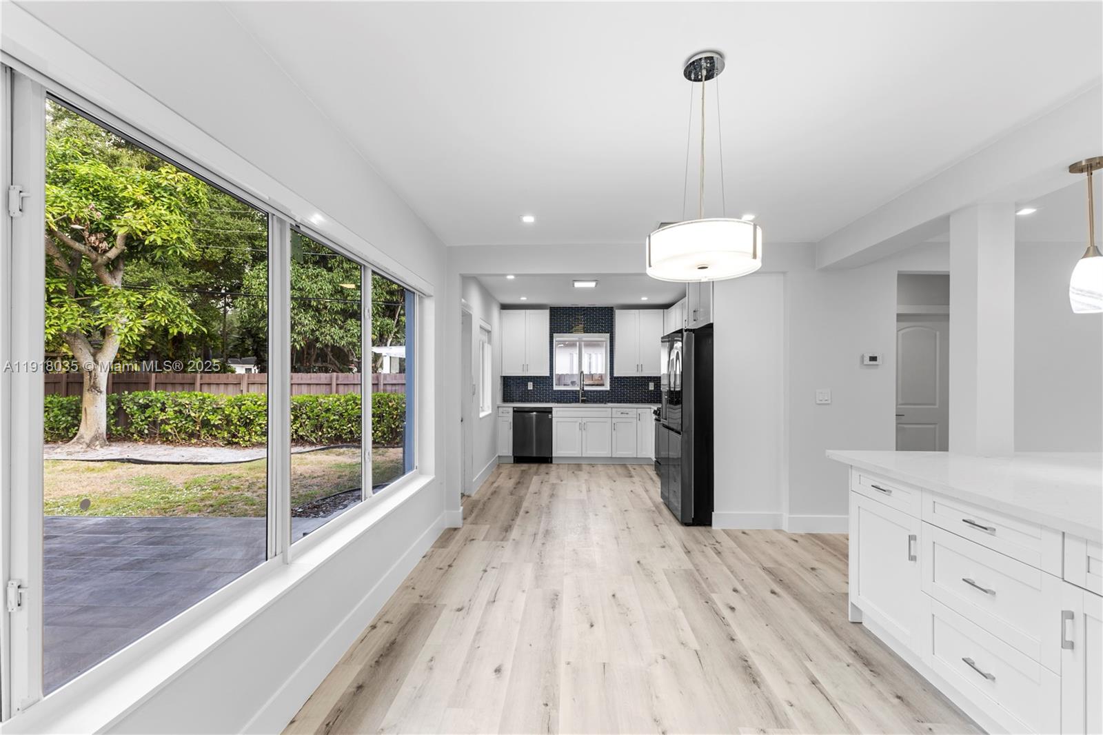 BAYSHORE MANOR - Residential