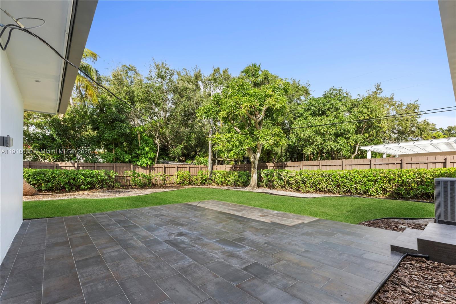 BAYSHORE MANOR - Residential