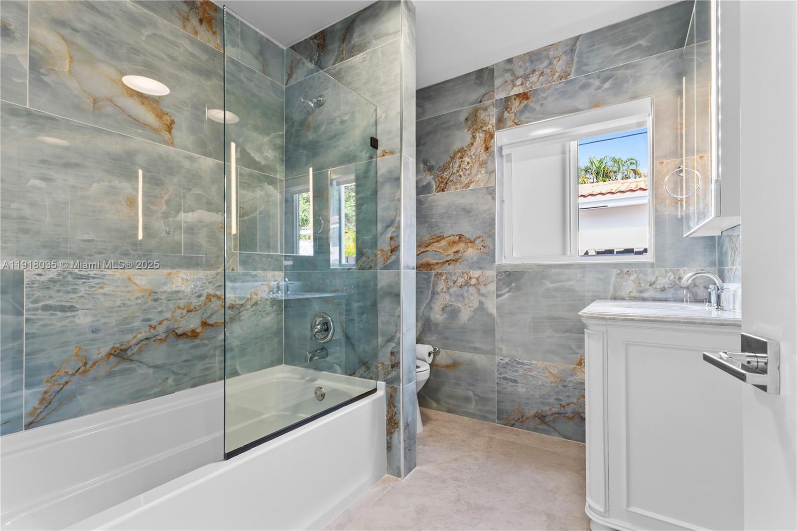 BAYSHORE MANOR - Residential