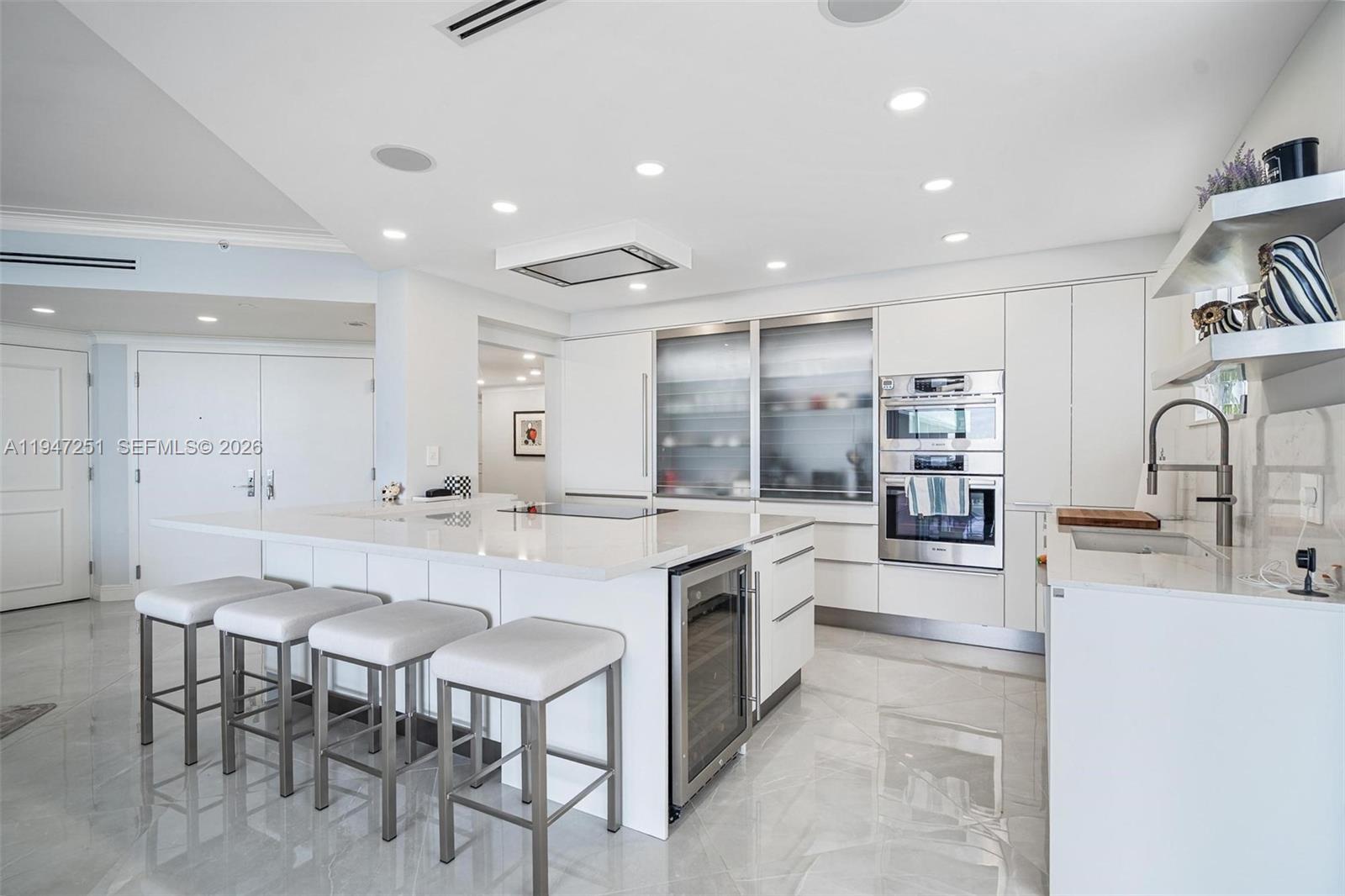 SOLIMAR CONDO - Residential