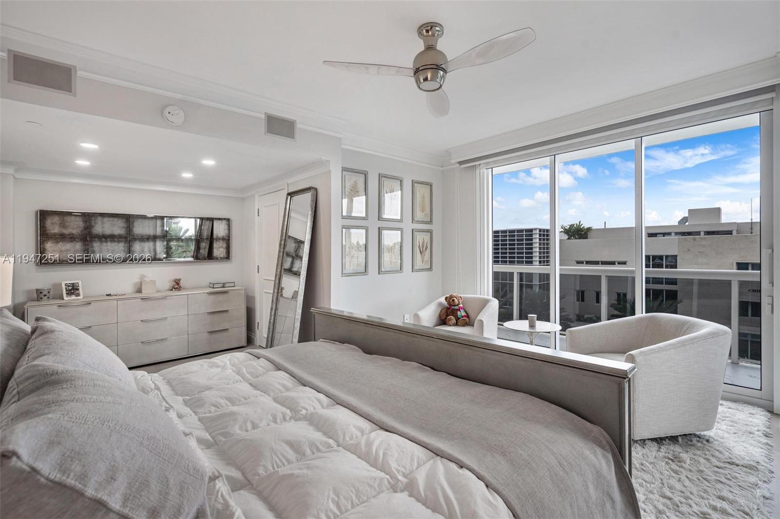 SOLIMAR CONDO - Residential