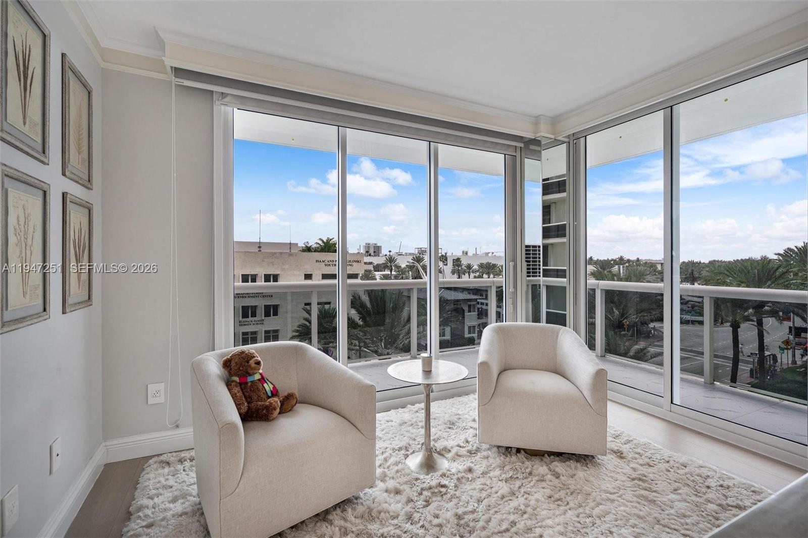 SOLIMAR CONDO - Residential