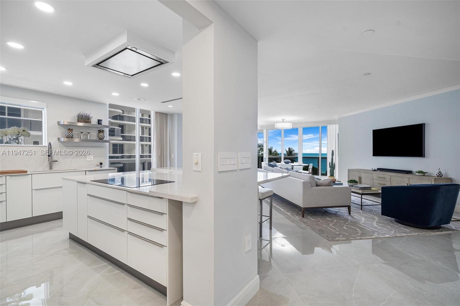 SOLIMAR CONDO - Residential