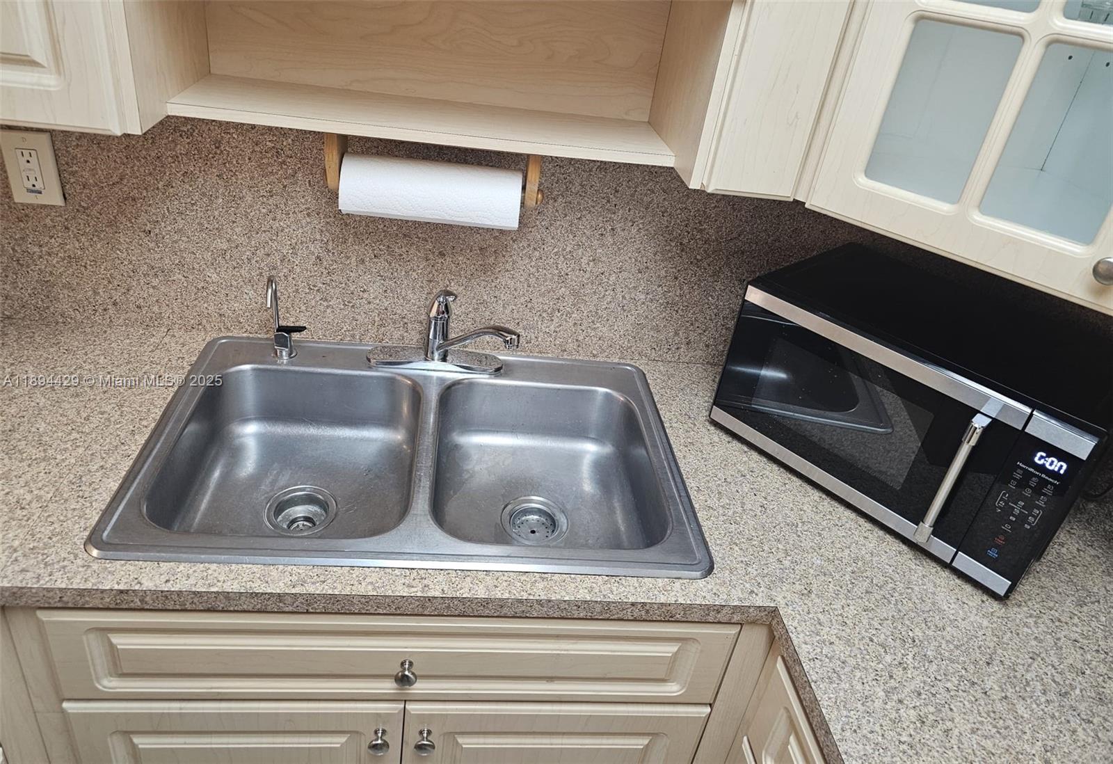 ST ANDREWS COURT CONDO - Residential