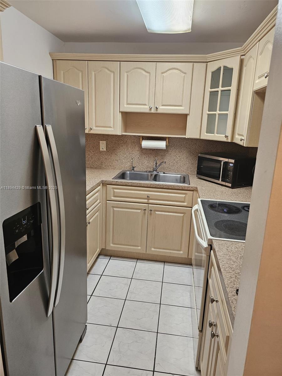 ST ANDREWS COURT CONDO - Residential