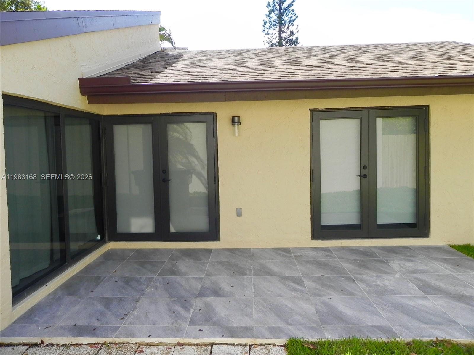 BRIAR LAKE - Residential Lease