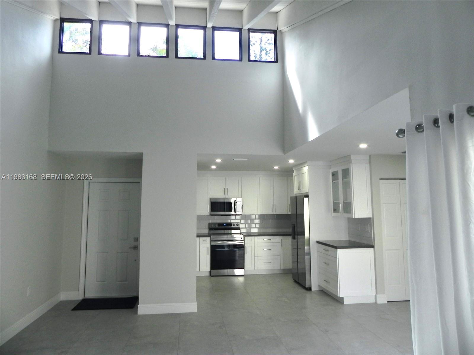 BRIAR LAKE - Residential Lease