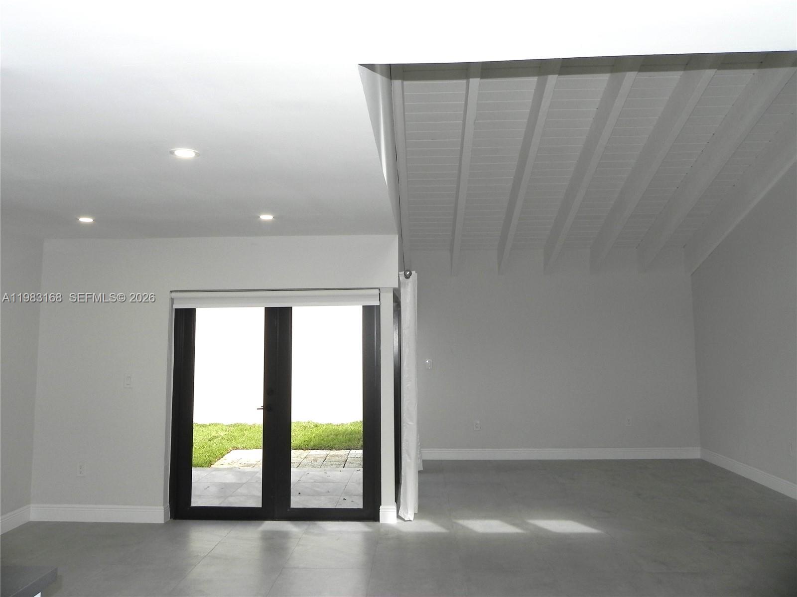 BRIAR LAKE - Residential Lease