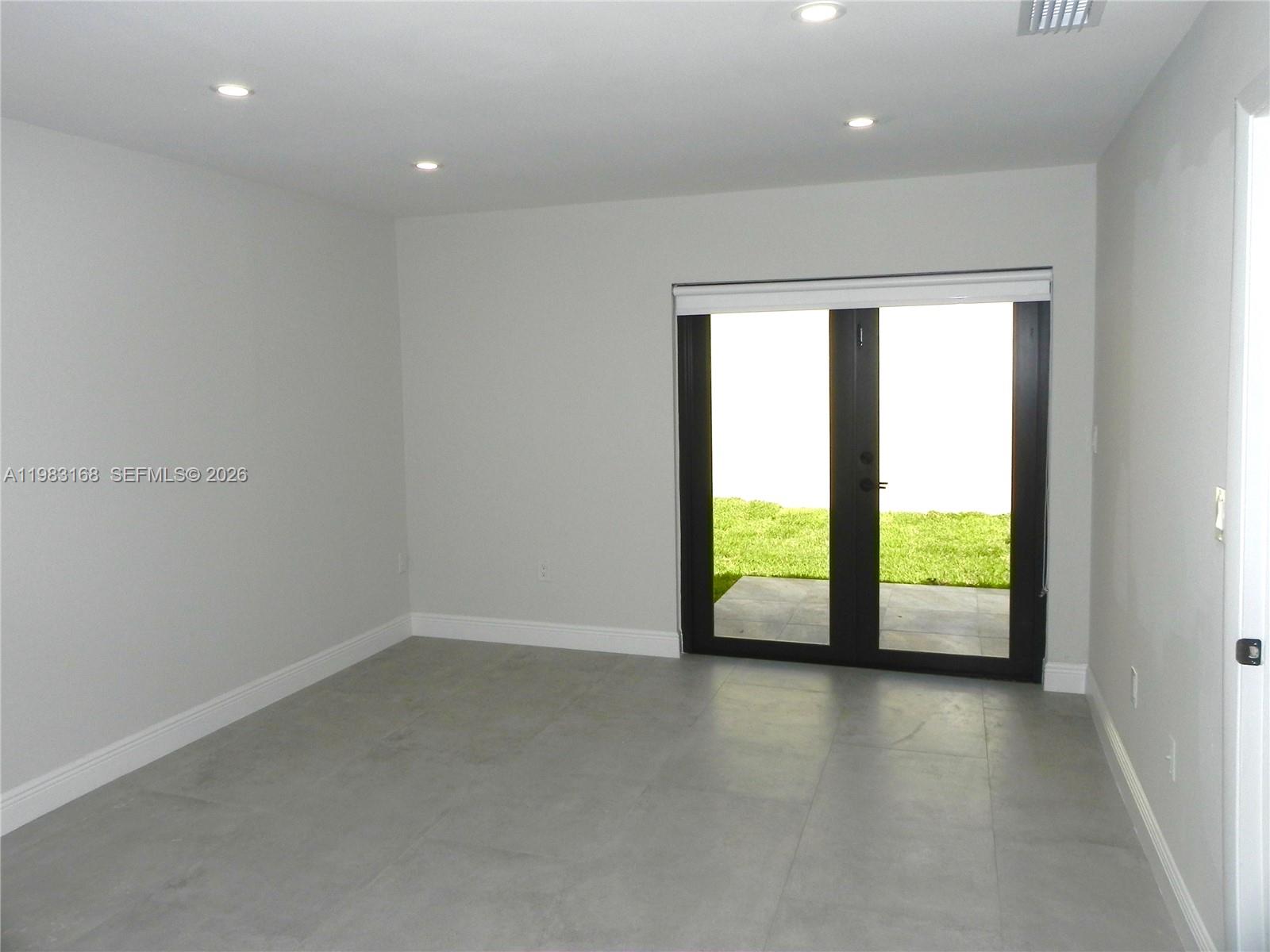 BRIAR LAKE - Residential Lease