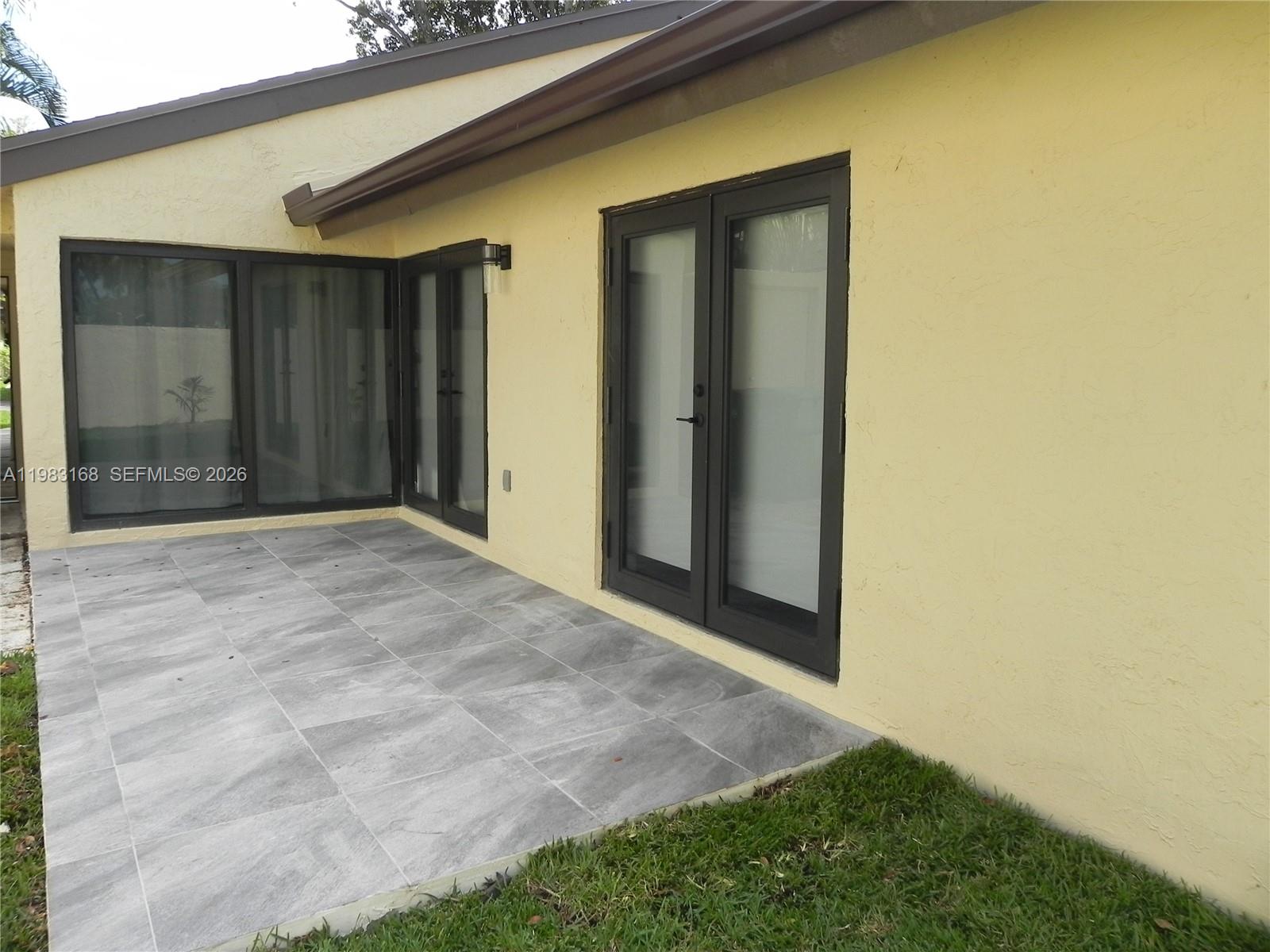 BRIAR LAKE - Residential Lease