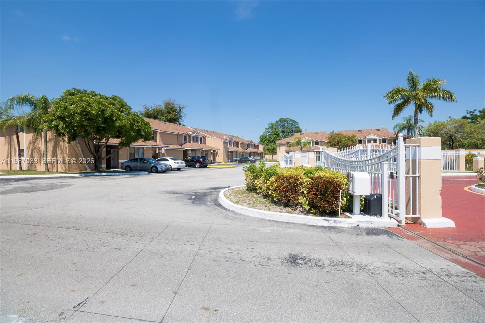 VERANO @ MIRAMAR CONDO - Residential Lease