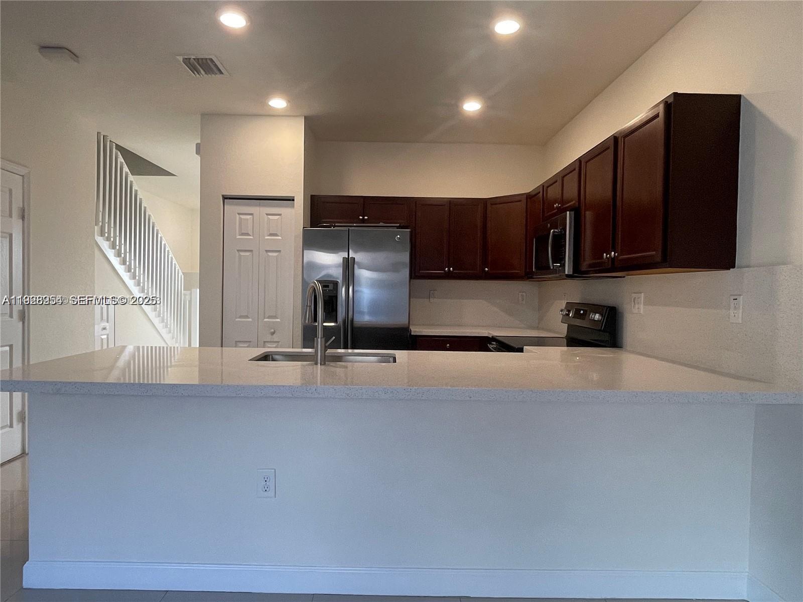 AQUABELLA SECTION TWO - Residential Lease