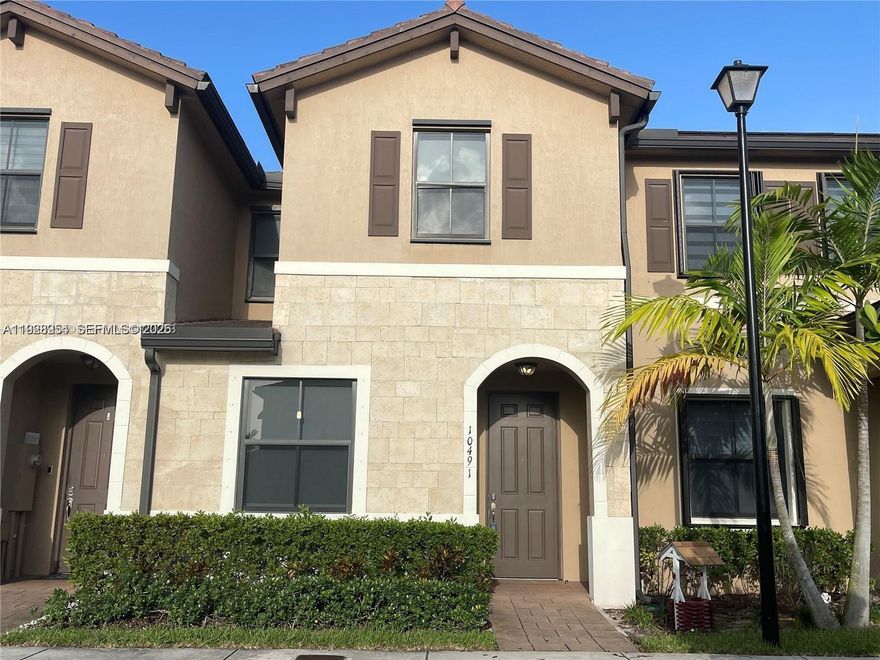 Comfortable and beautiful 3-bedroom, 2.5-bath townhome with smart technology in the highly desirable AQUABELLA COMMUNITY * FIRST MONTH RENT & SECURITY DEPOSIT ONLY TO MOVE-IN * Perfect for a lovely family seeking peace of mind * Features an open kitchen with stainless steel appliances, quartz countertops & backsplash, porcelain floors downstairs, and carpeted stairs leading to the second floor * Enjoy a resort-style lifestyle with two pools, a modern gym, a kids’ splash park, playground, and more * Excellent schools, close to shopping centers, and easy access to Palmetto, I-75, and the Turnpike * Minimum 680 credit score required by the Association * A MUST-SEE !