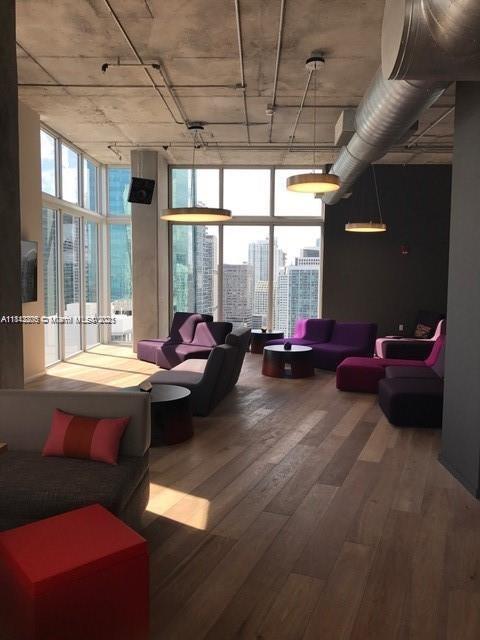 CENTRO CONDO - Residential Lease