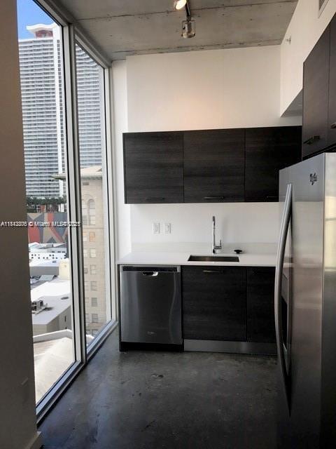 151 SE 1st St 1410