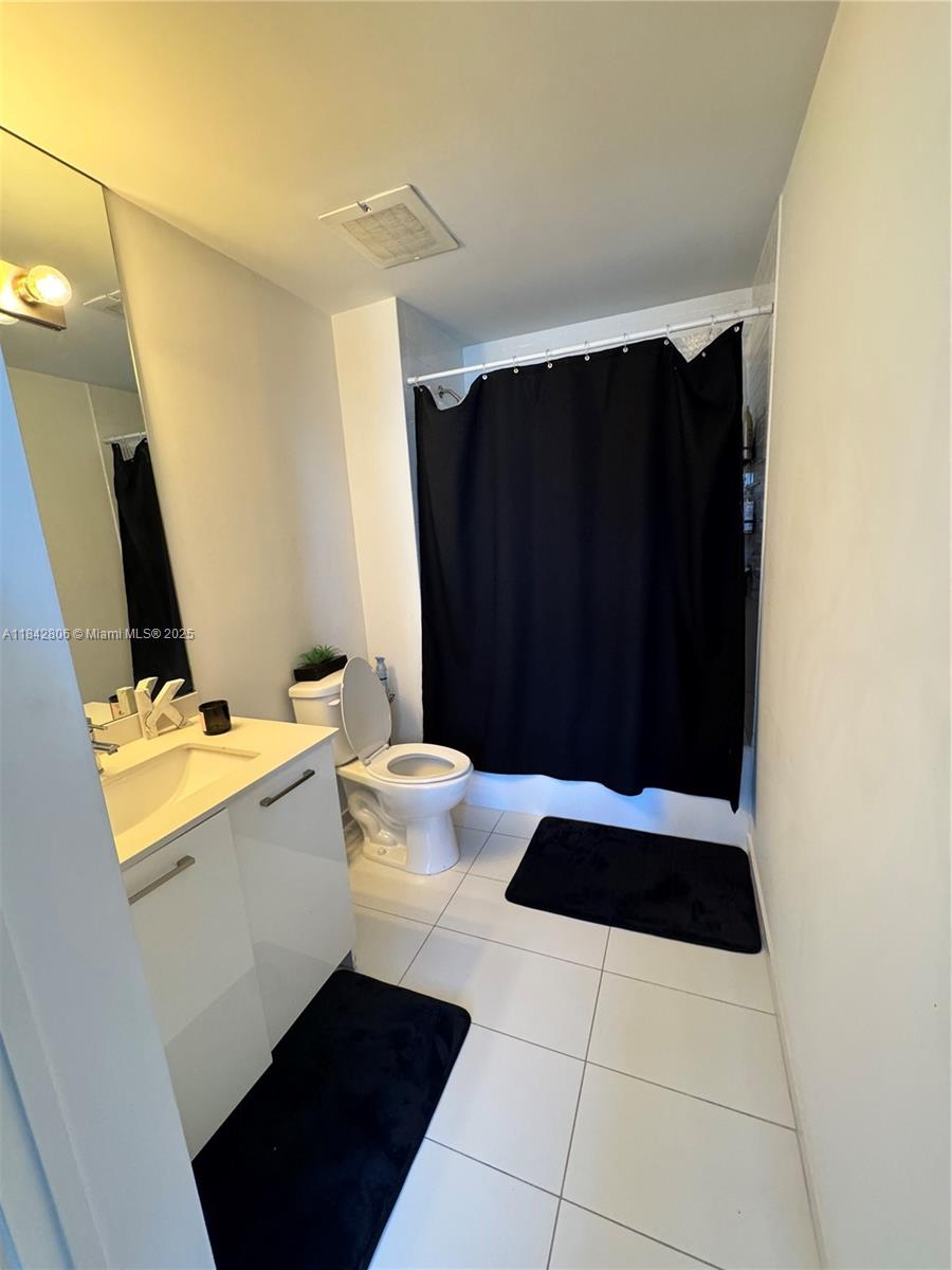 CENTRO CONDO - Residential Lease