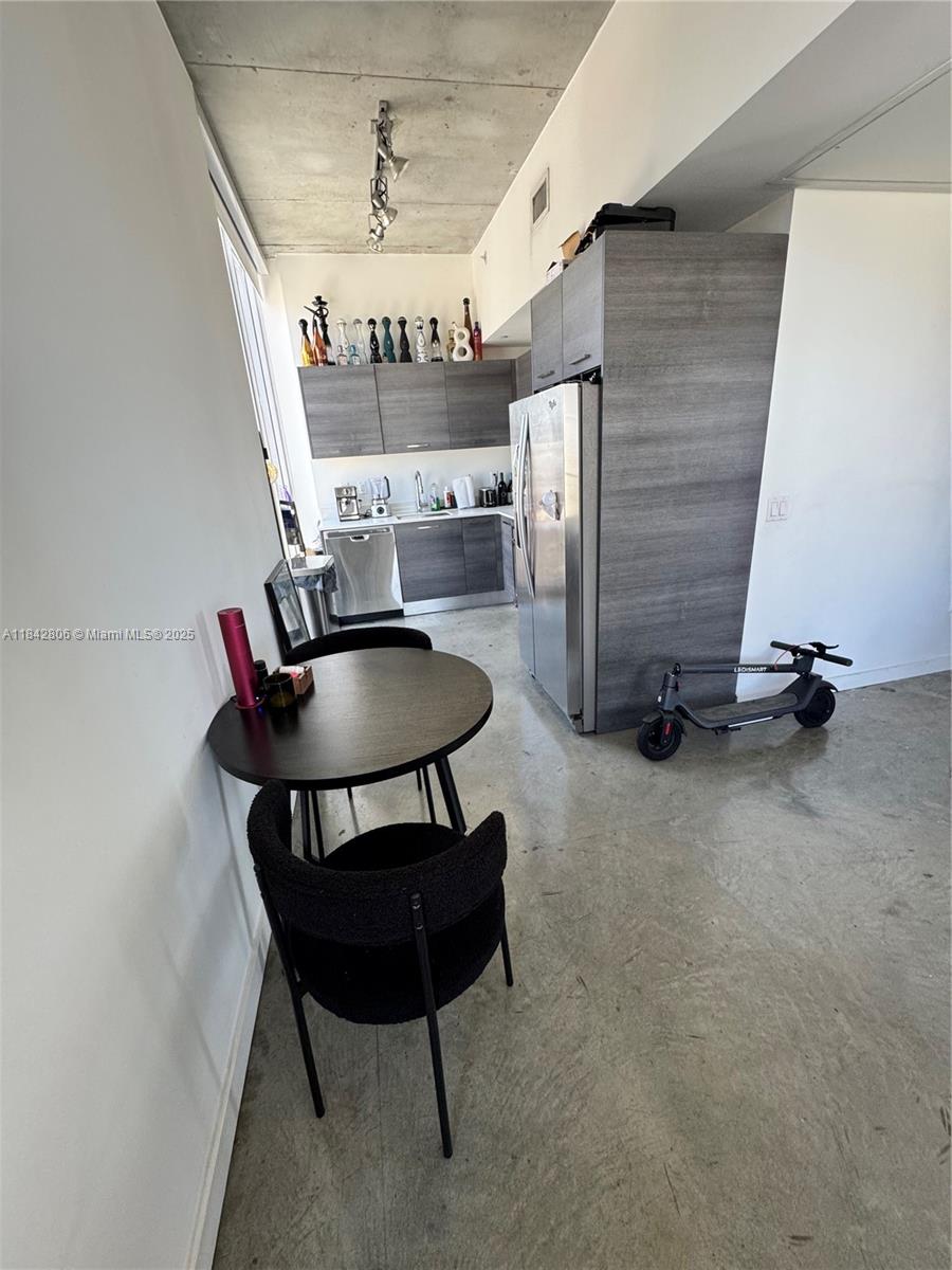 CENTRO CONDO - Residential Lease