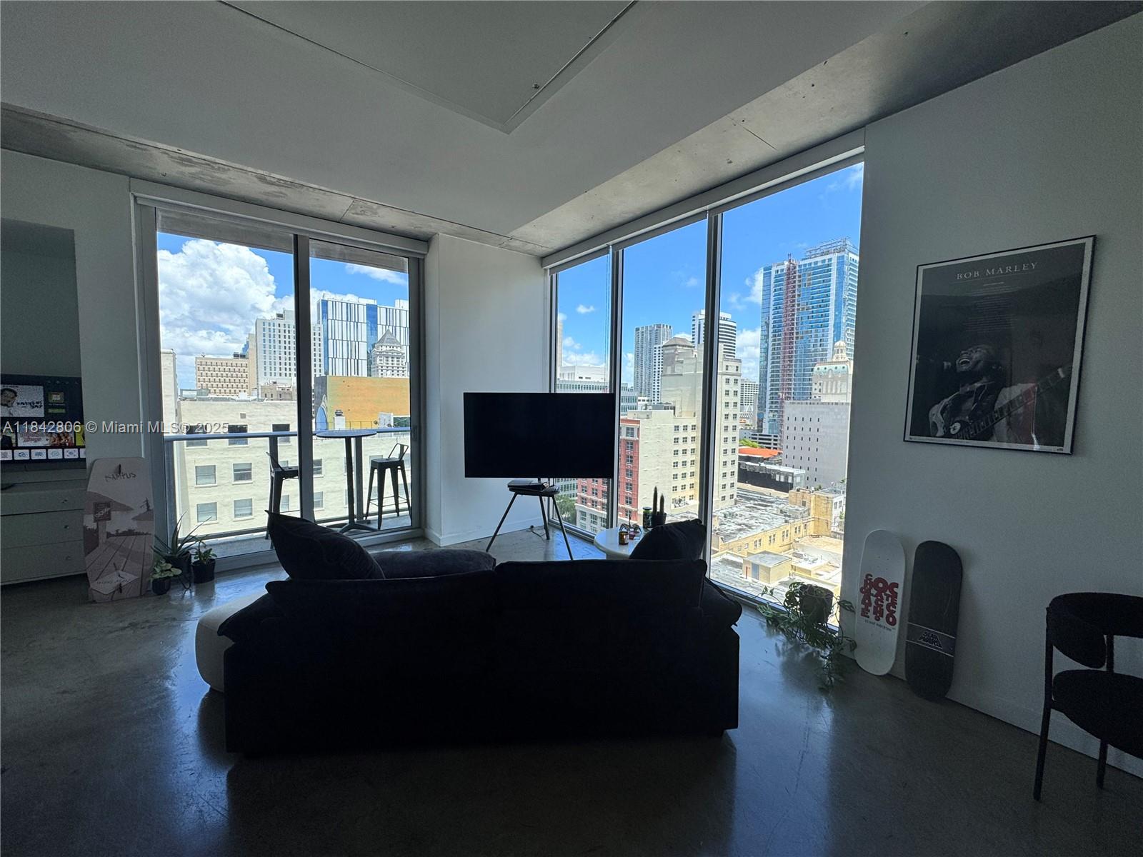 CENTRO CONDO - Residential Lease