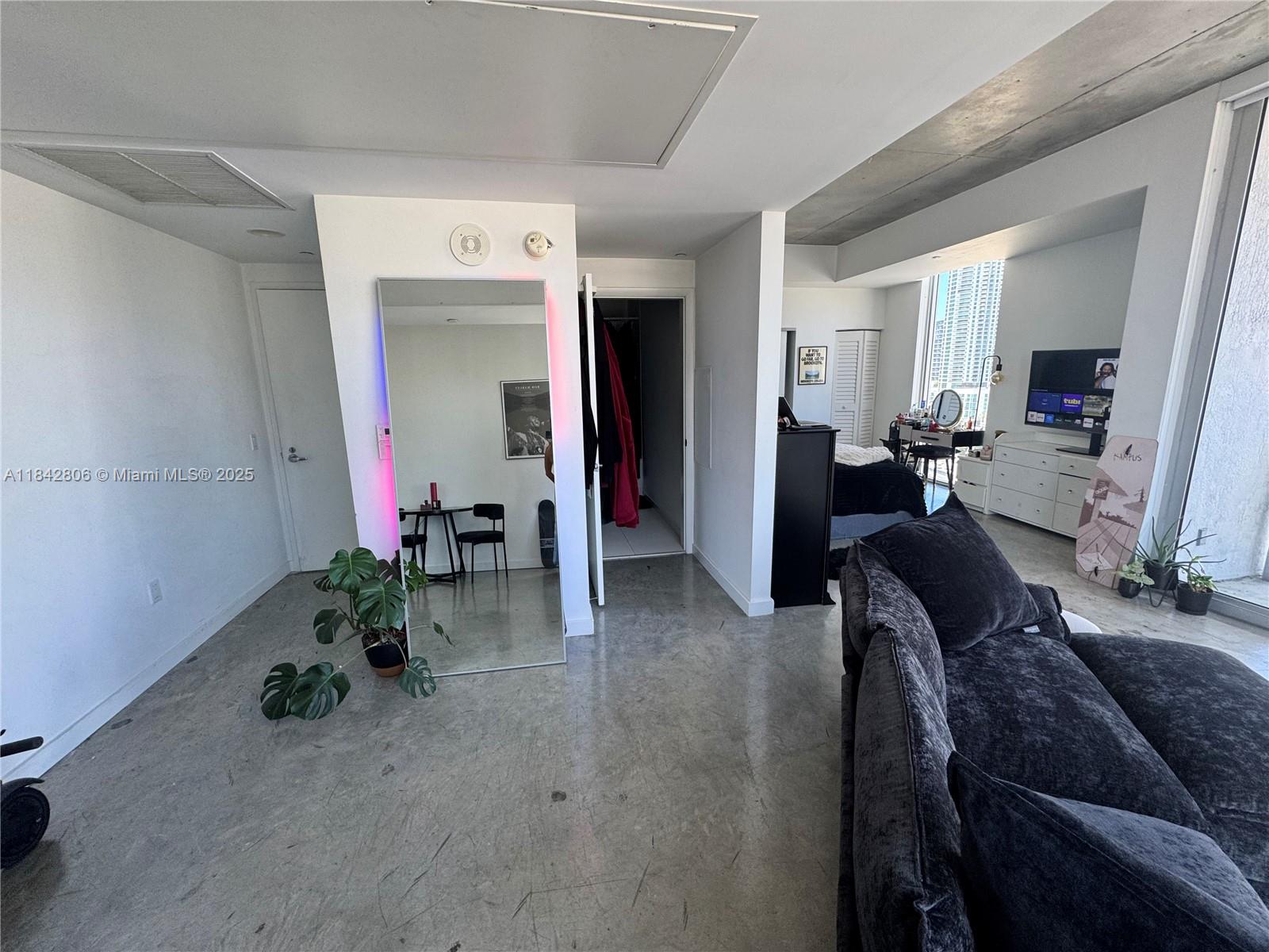 CENTRO CONDO - Residential Lease