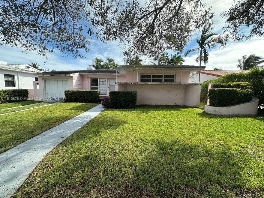 Best priced opportunity on Alton Rd. Art-deco gem: cathedral ceilings, gas fire place, private back yard. Options: to renovate, or develop (designs approved, project is in the last stage of permitting - ready ~30 days).