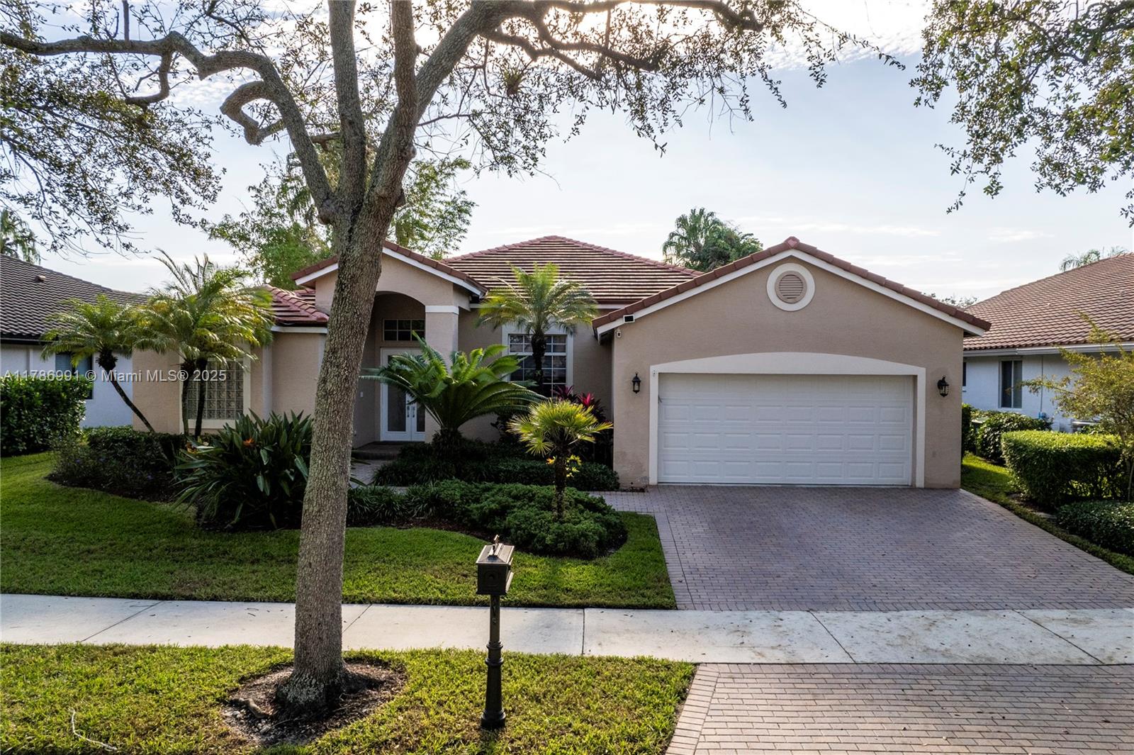 Rental Property at 2724 Oakbrook Dr, Weston, Broward County, Florida - Bedrooms: 4 
Bathrooms: 3  - $6,500 MO.