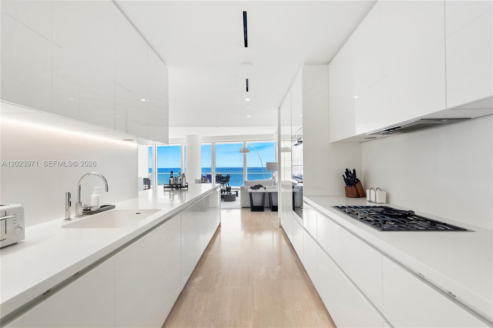 9001 Collins Ave S-509