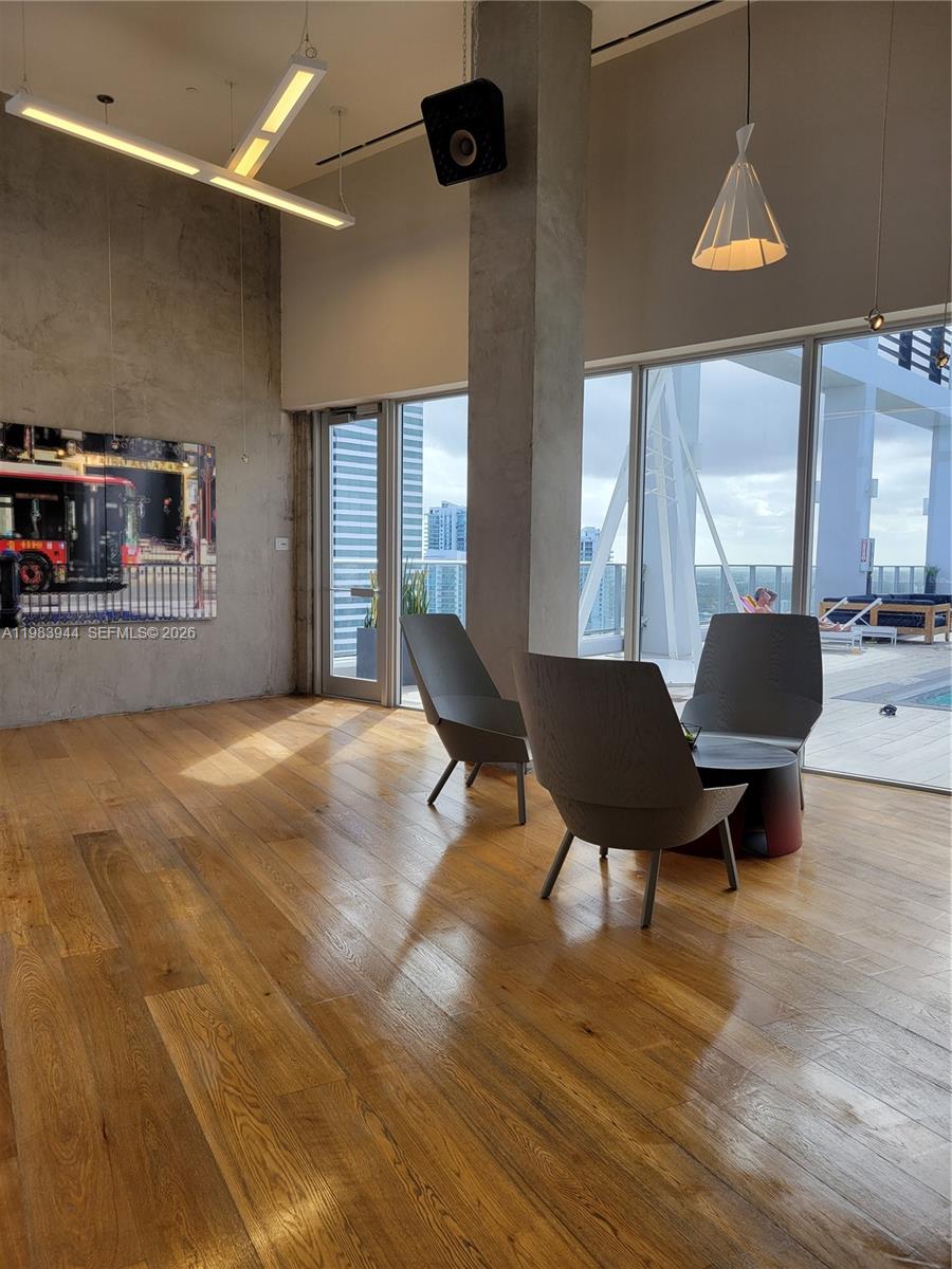 CENTRO CONDO - Residential Lease