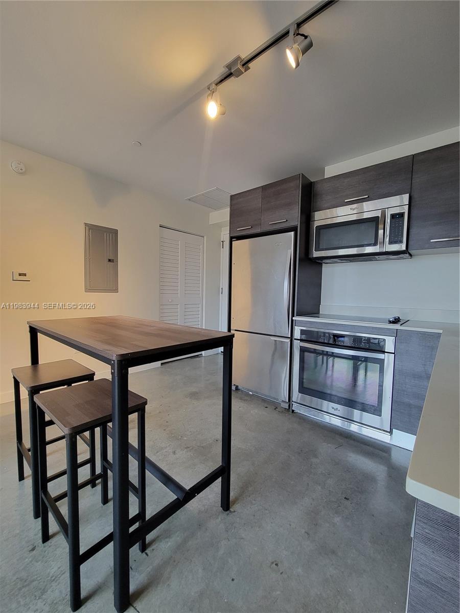 CENTRO CONDO - Residential Lease