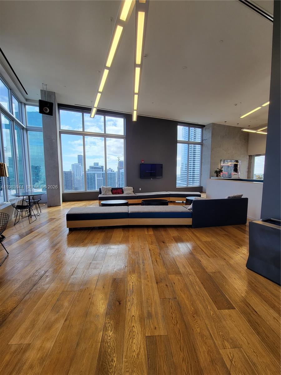 CENTRO CONDO - Residential Lease