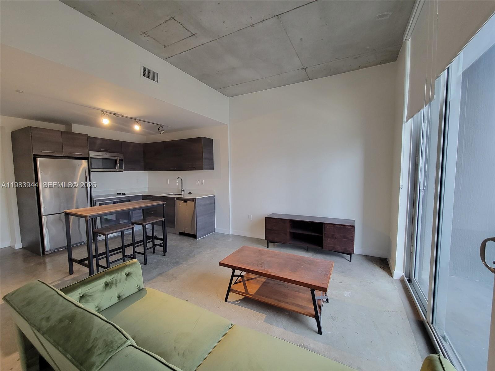 CENTRO CONDO - Residential Lease