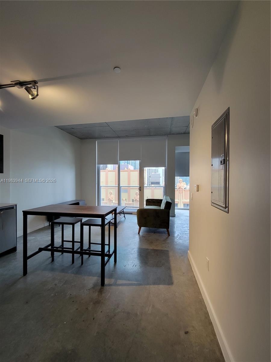 CENTRO CONDO - Residential Lease