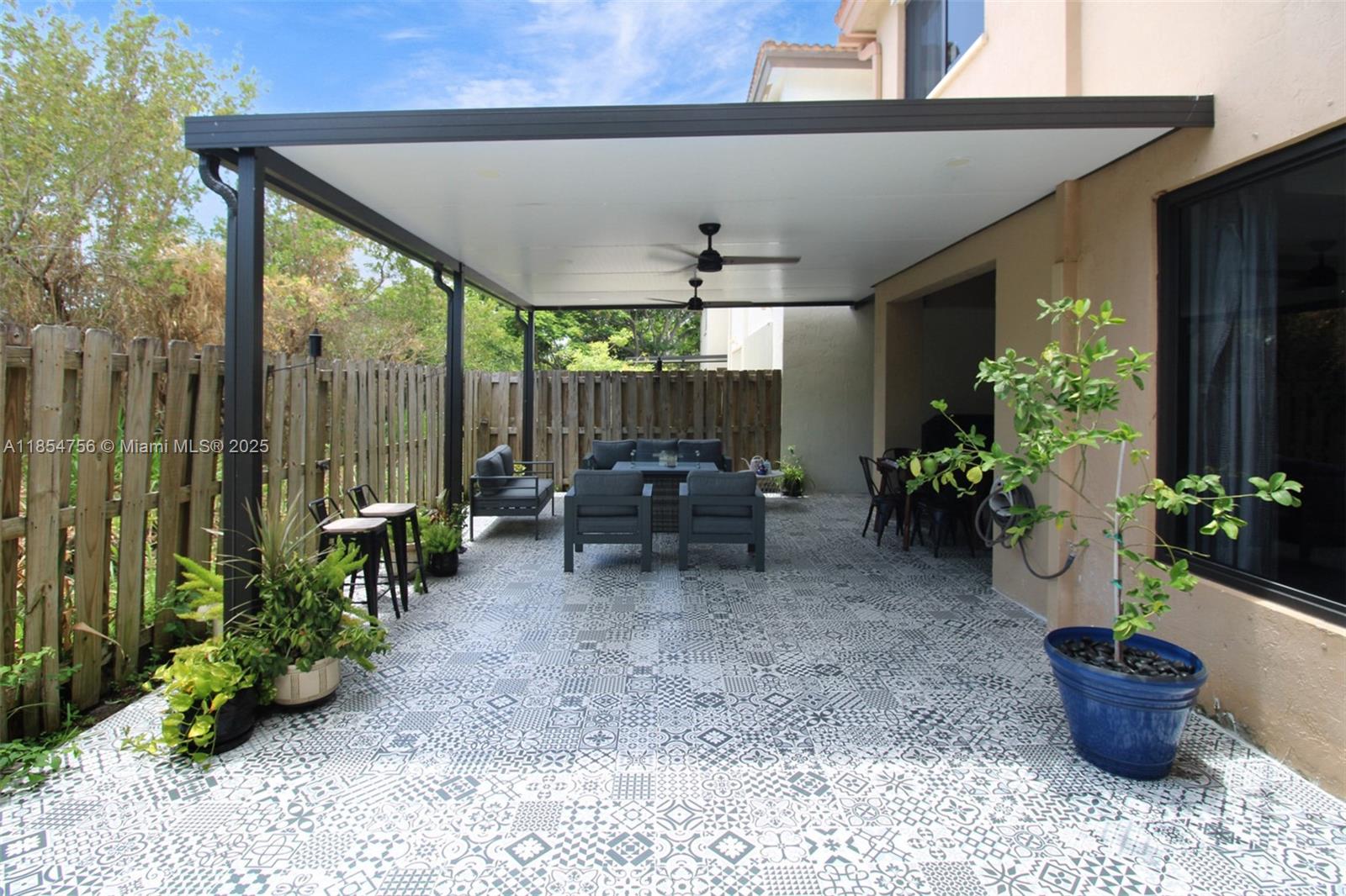 TRELLIS AT BAYSHORE - Residential