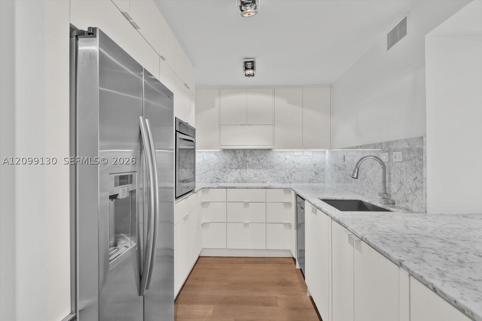 2901 S Bayshore Dr 8E