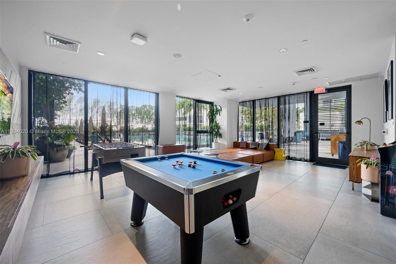 3401 MIDTOWN CONDO - Residential