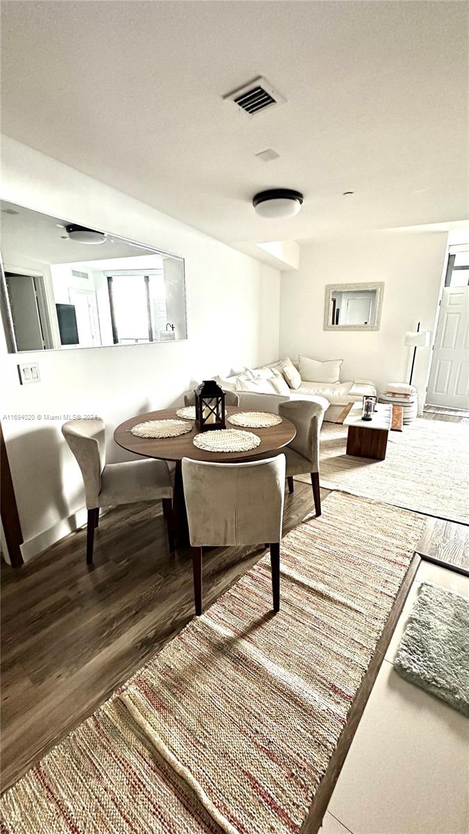 121 NE 34th St 3014