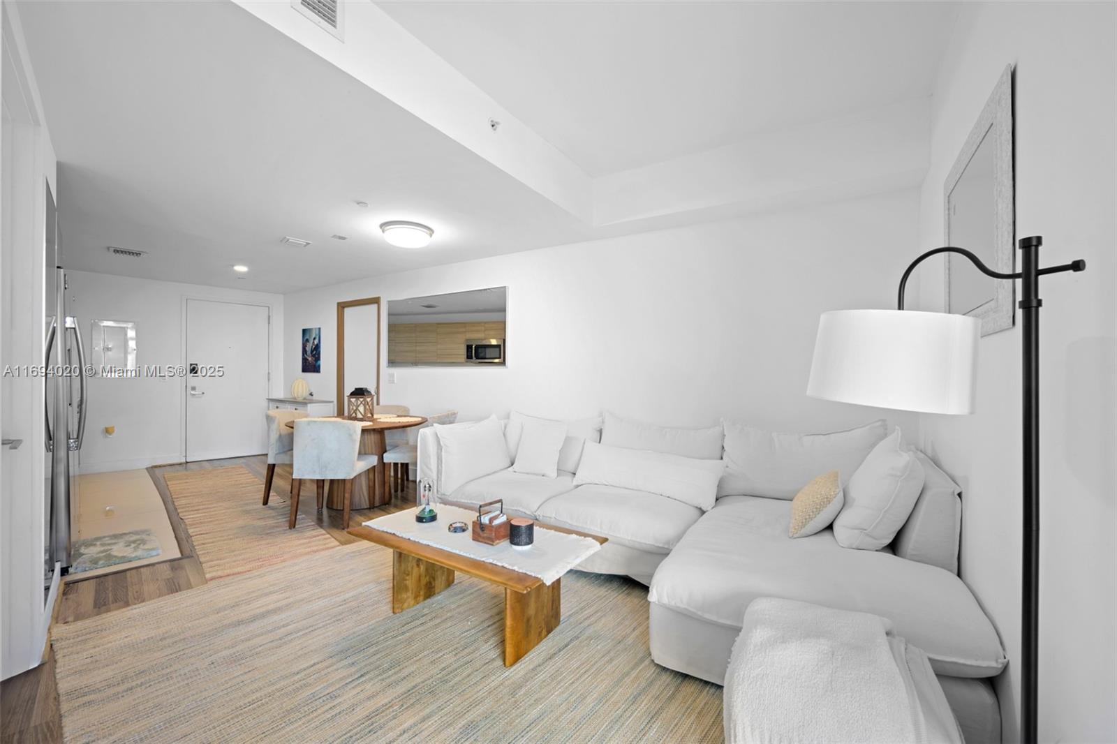 121 NE 34th St 3014