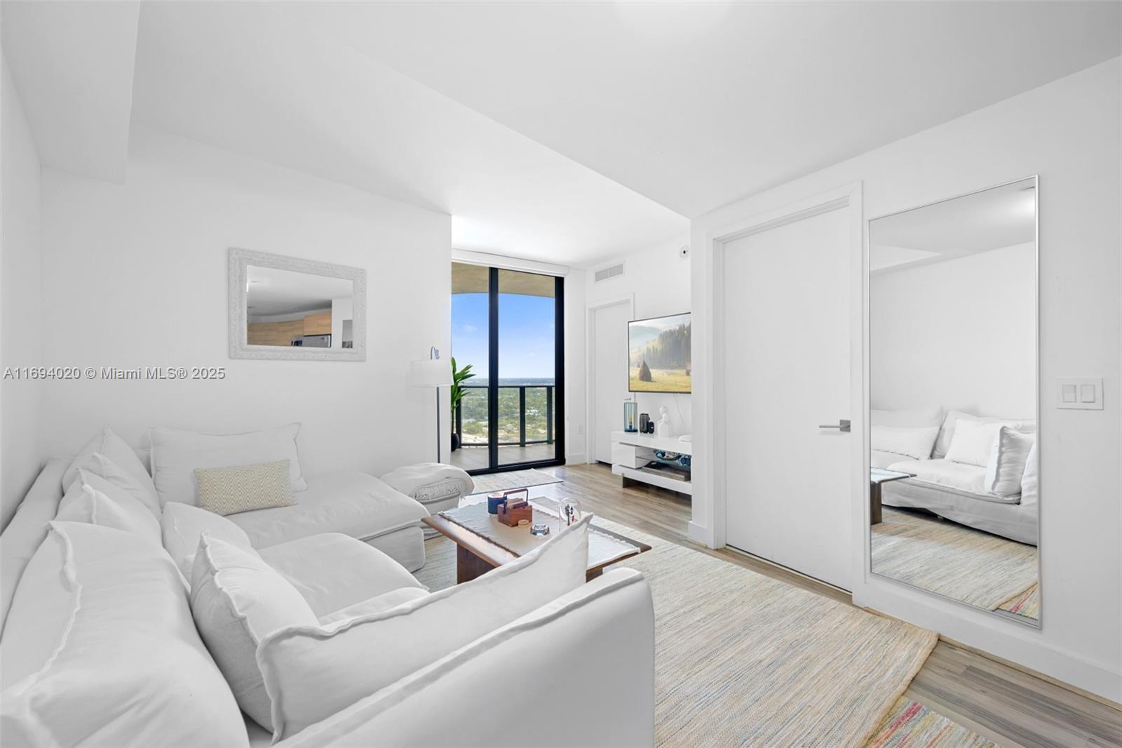 121 NE 34th St 3014