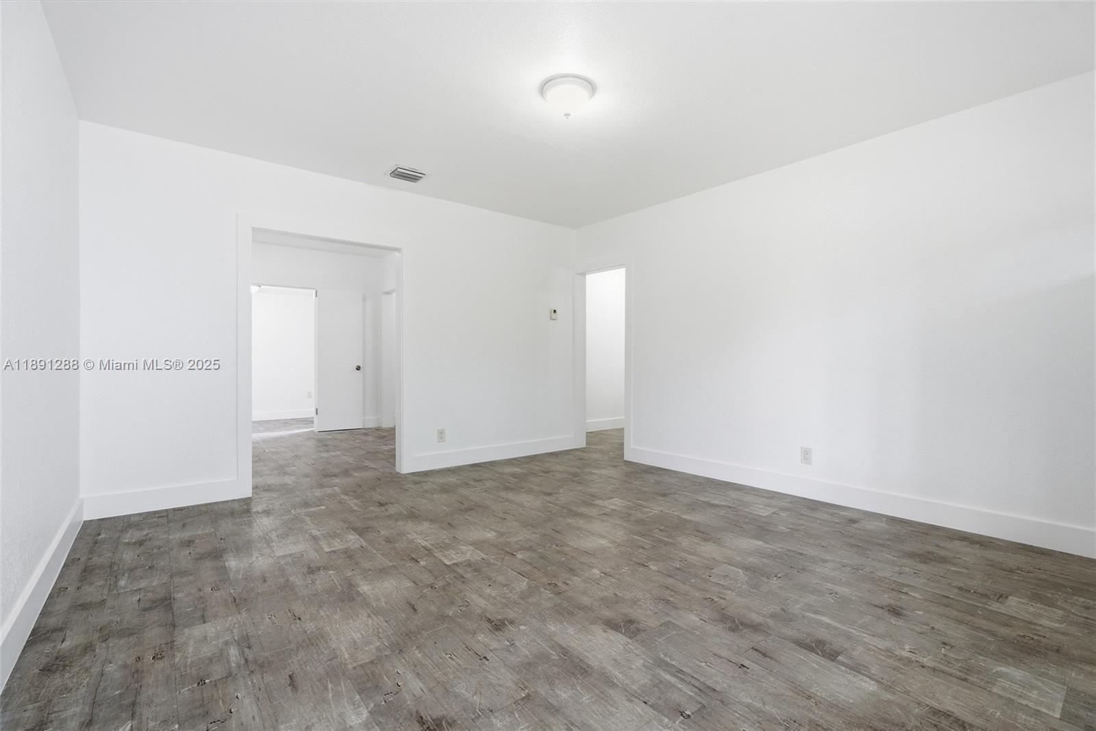 BISCAYNE BCH SUB - Residential Lease